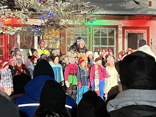 Anderson Farm Museum's Christmas Tree Lighting Celebration</br>Célébration de l'illumination de l'arbre de Noël au Musée agricole Anderson