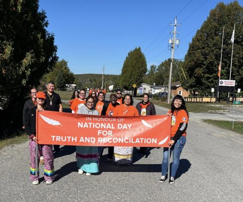 National-Day-for-Truth-and-Reconciliation-at-Atikameksheng-Anishnawbek</br>La-journée-nationale-de-la-vérité-et-de-la-réconciliation-à-Atikameksheng-Anishnawbek