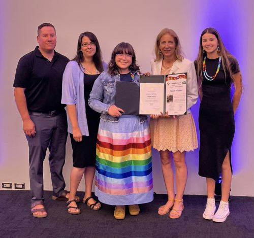 Recipient of the James Bartleman Indigenous youth Creative Writing Award</br>Récipiendaire du Prix James Bartleman pour la création littéraire des jeunes Autochtones